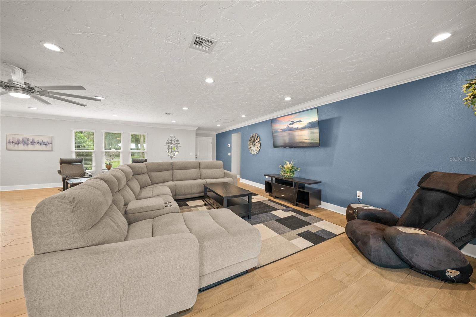 2130 E LEEWYNN DR — photo 13