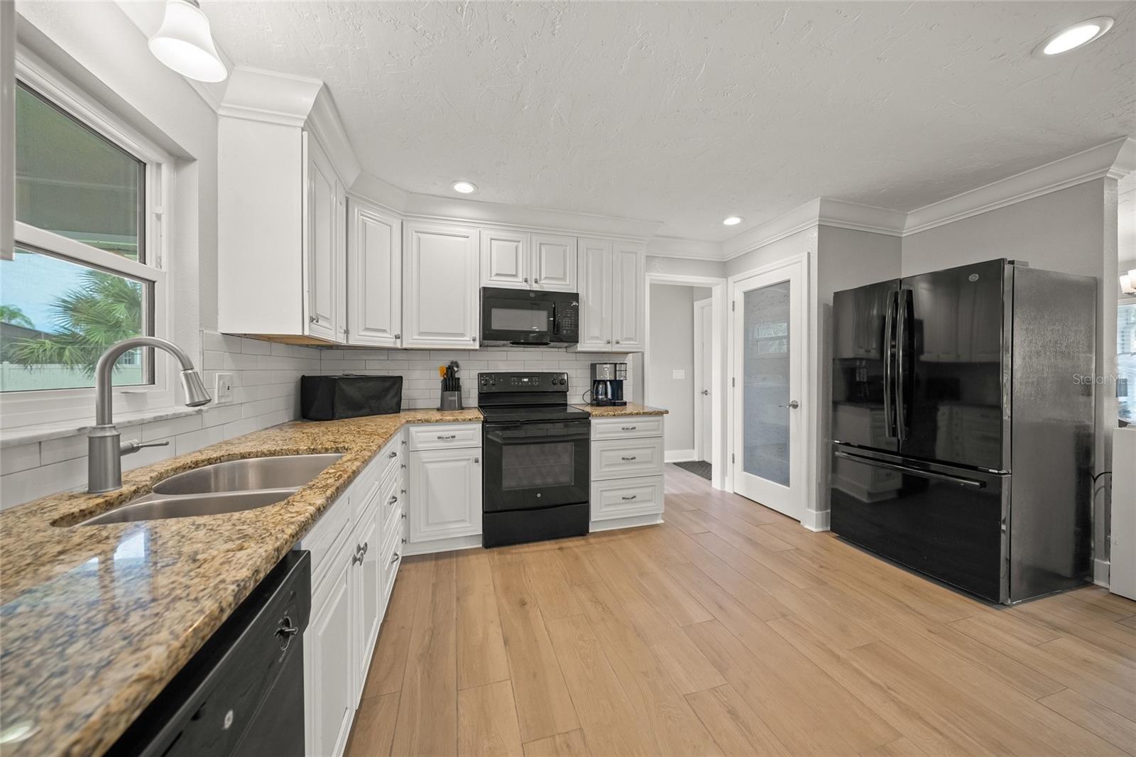 2130 E LEEWYNN DR — photo 9