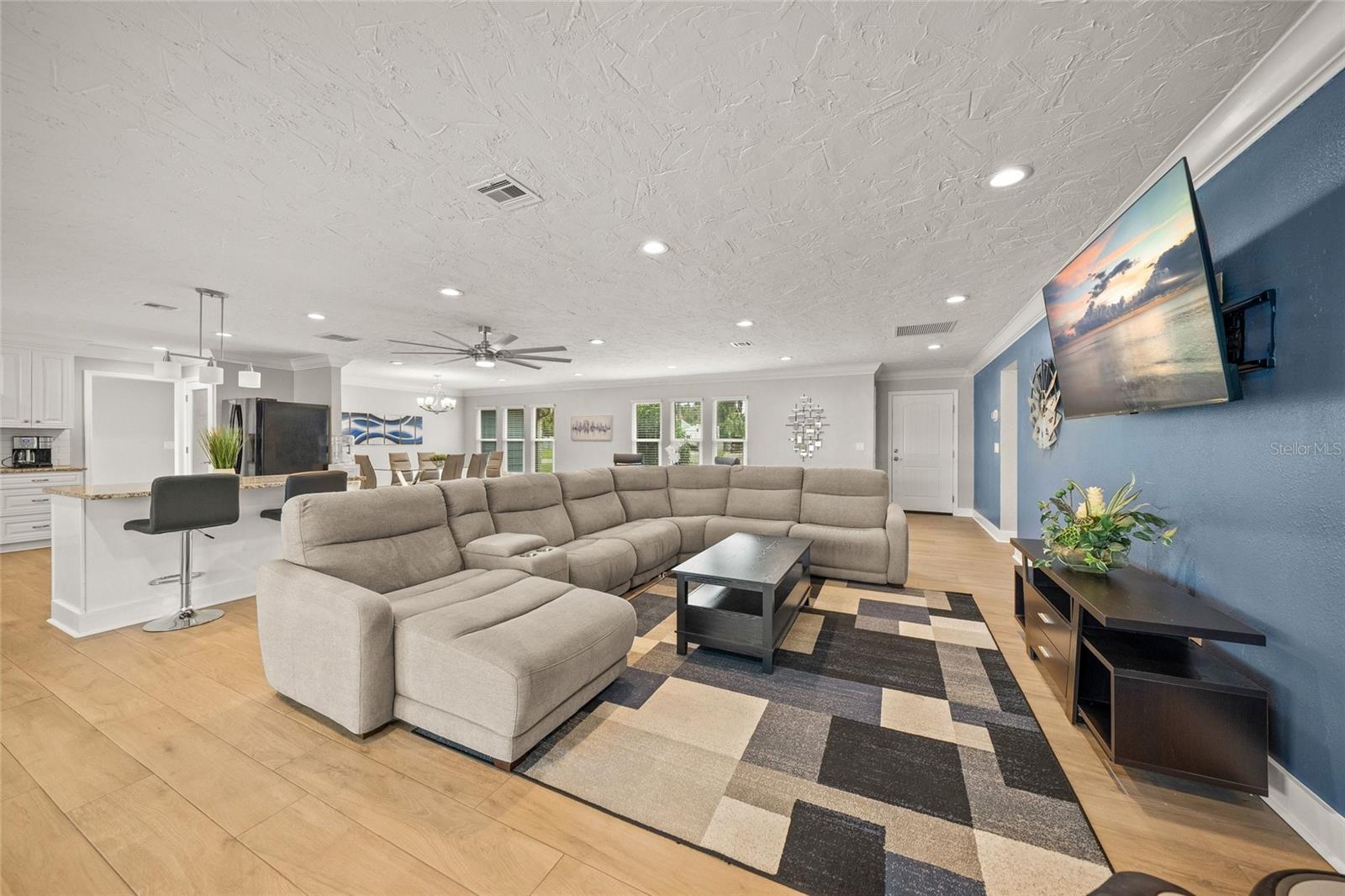 2130 E LEEWYNN DR — photo 10