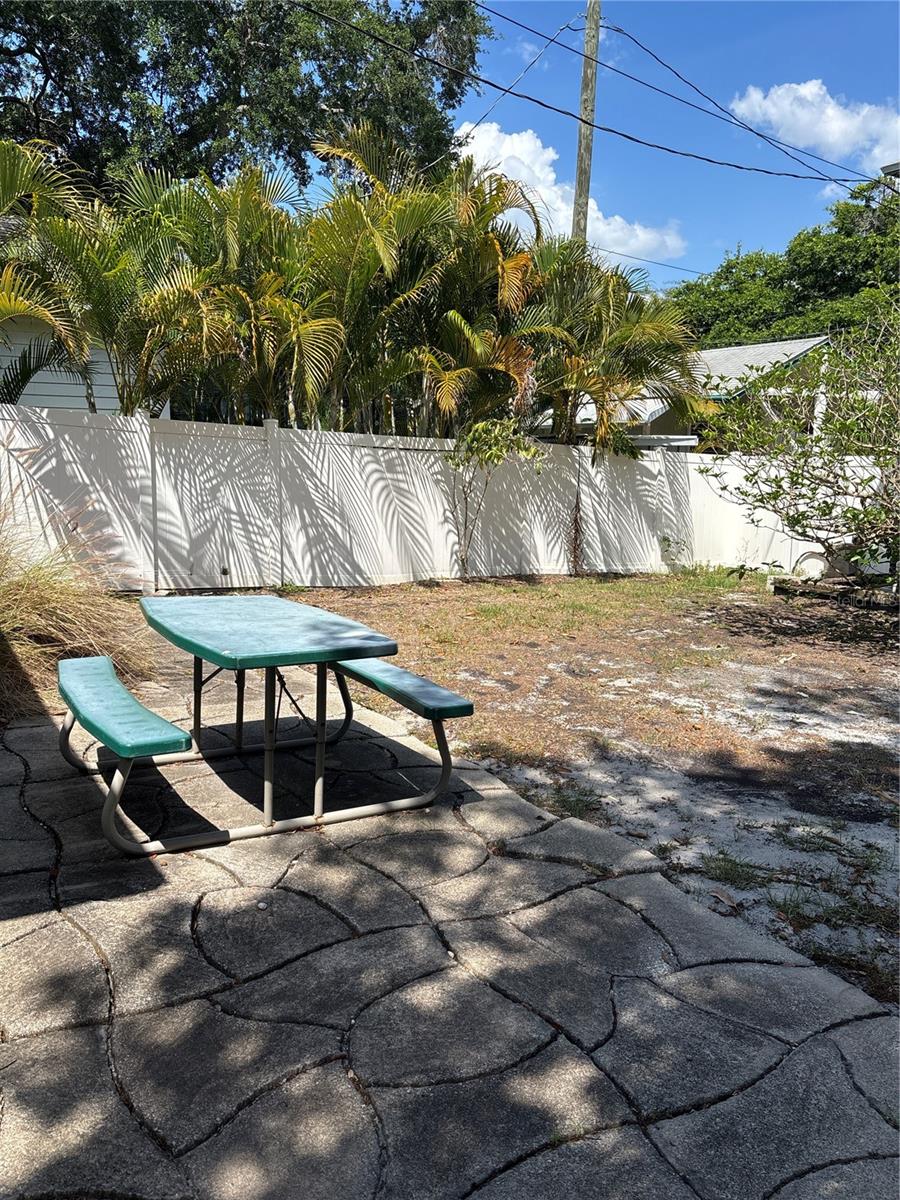 1231 HIGHLAND ST N — photo 24