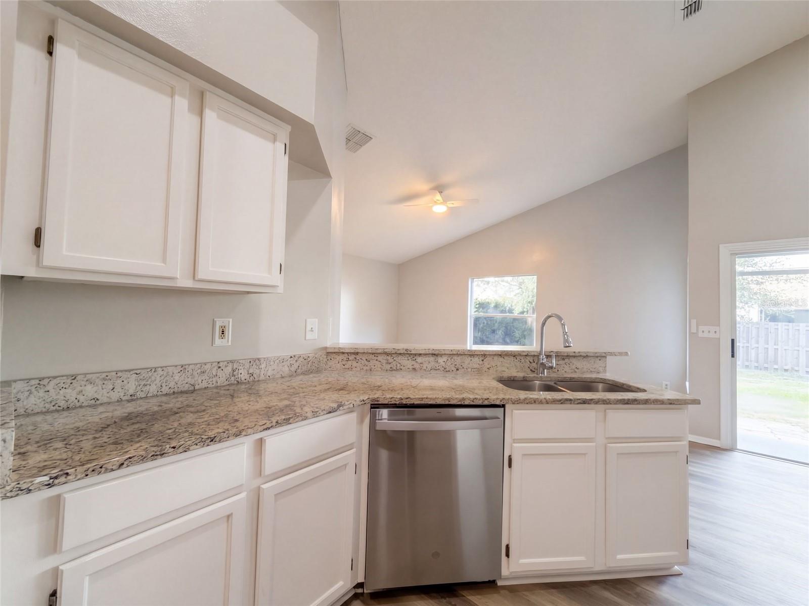 9703 GLENPOINTE DR — photo 11