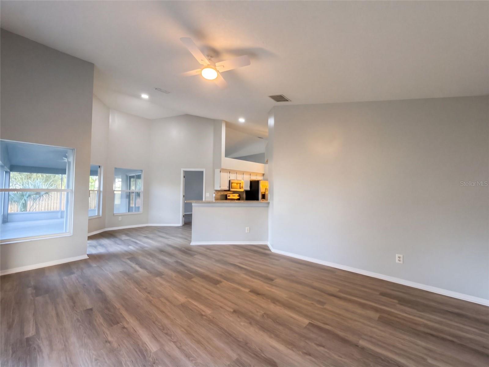 9703 GLENPOINTE DR — photo 12