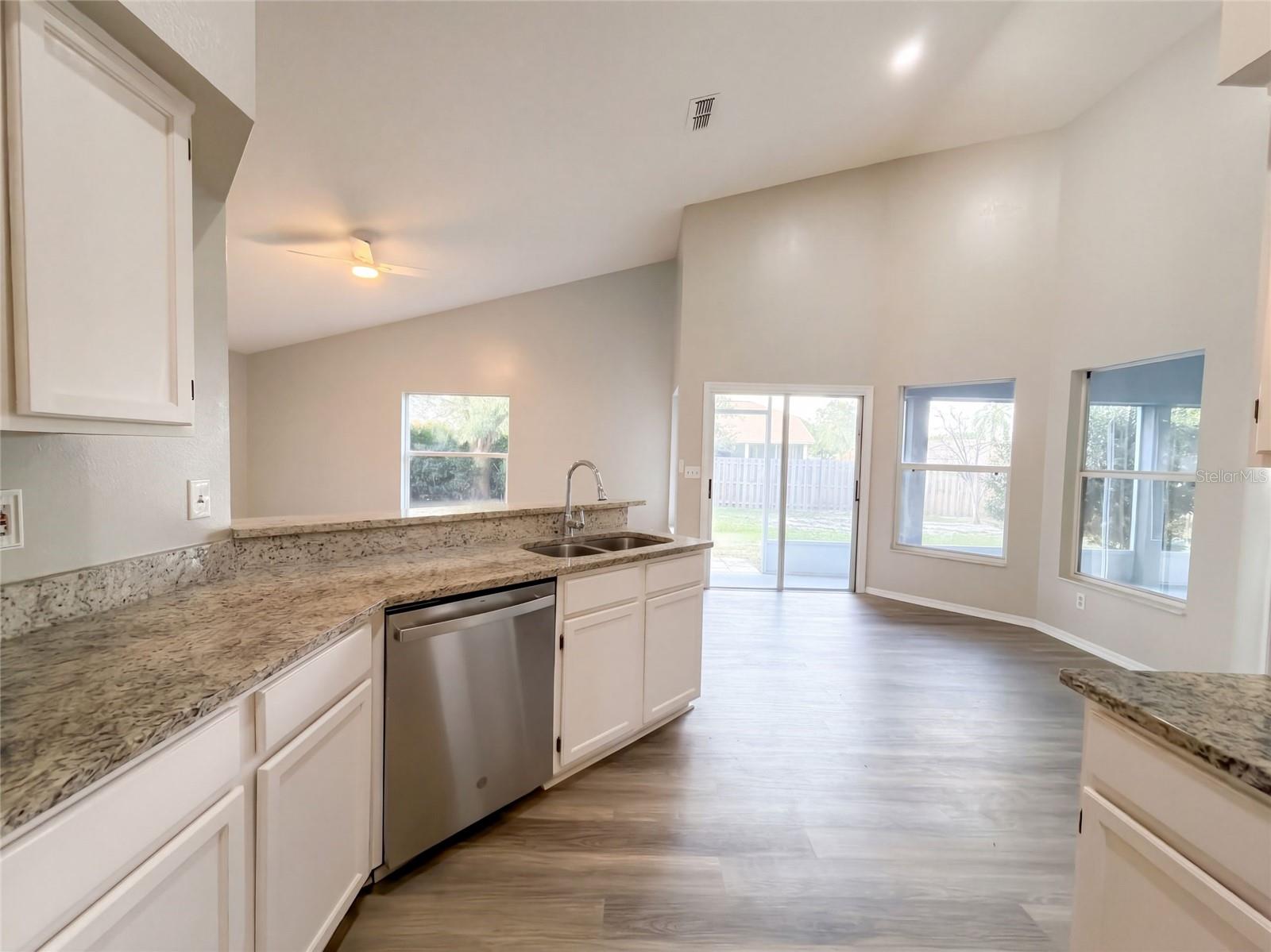 9703 GLENPOINTE DR — photo 8