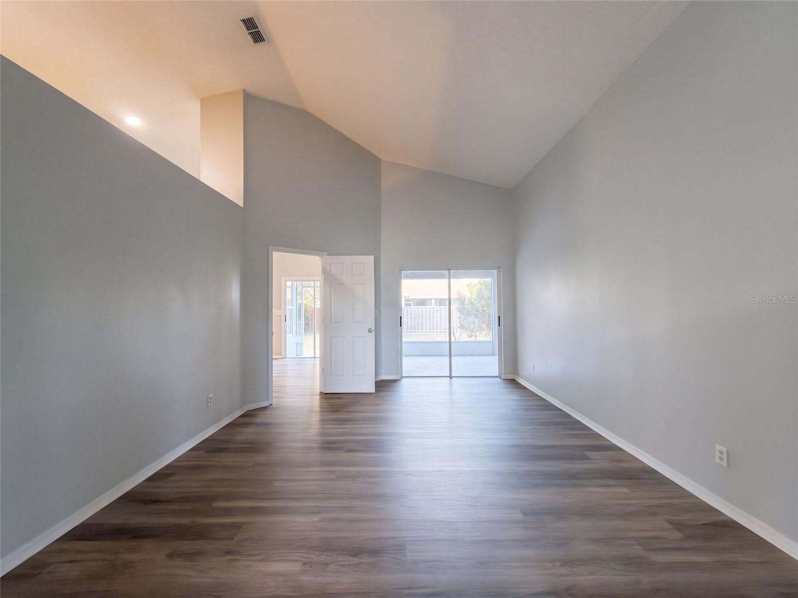 9703 GLENPOINTE DR — photo 13