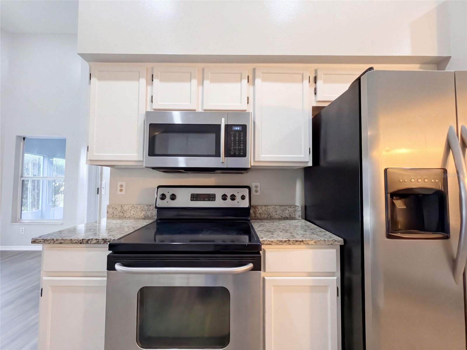 9703 GLENPOINTE DR — photo 10