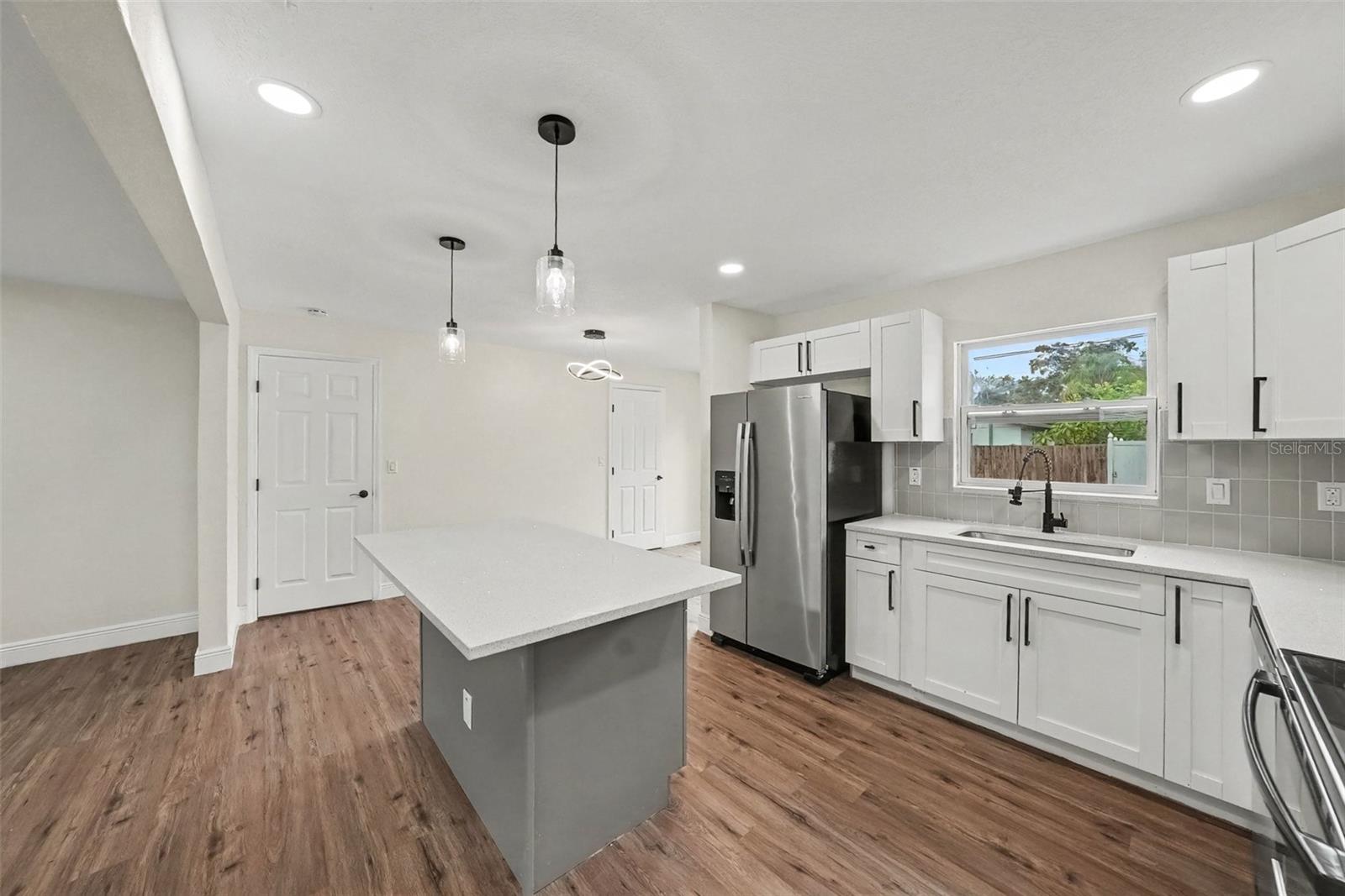 6711 S GABRIELLE ST — photo 32