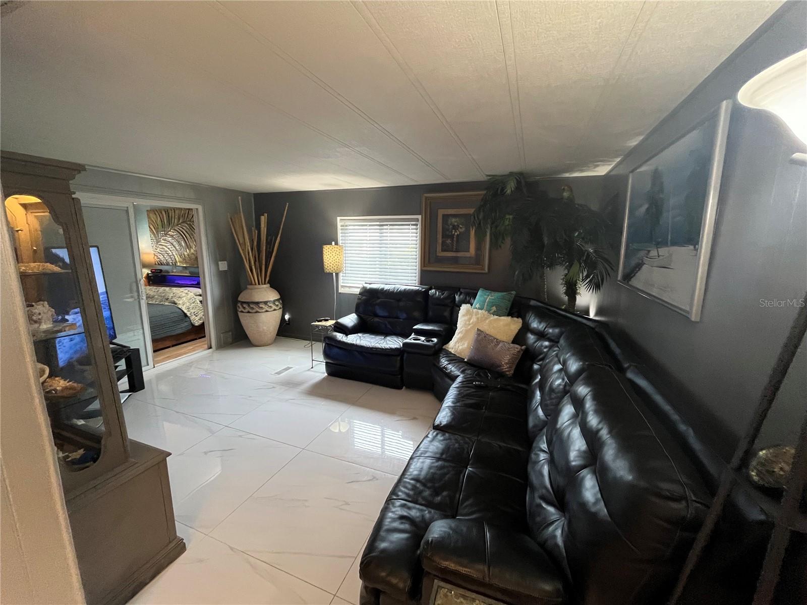 408 S CERVINA DR S — photo 31