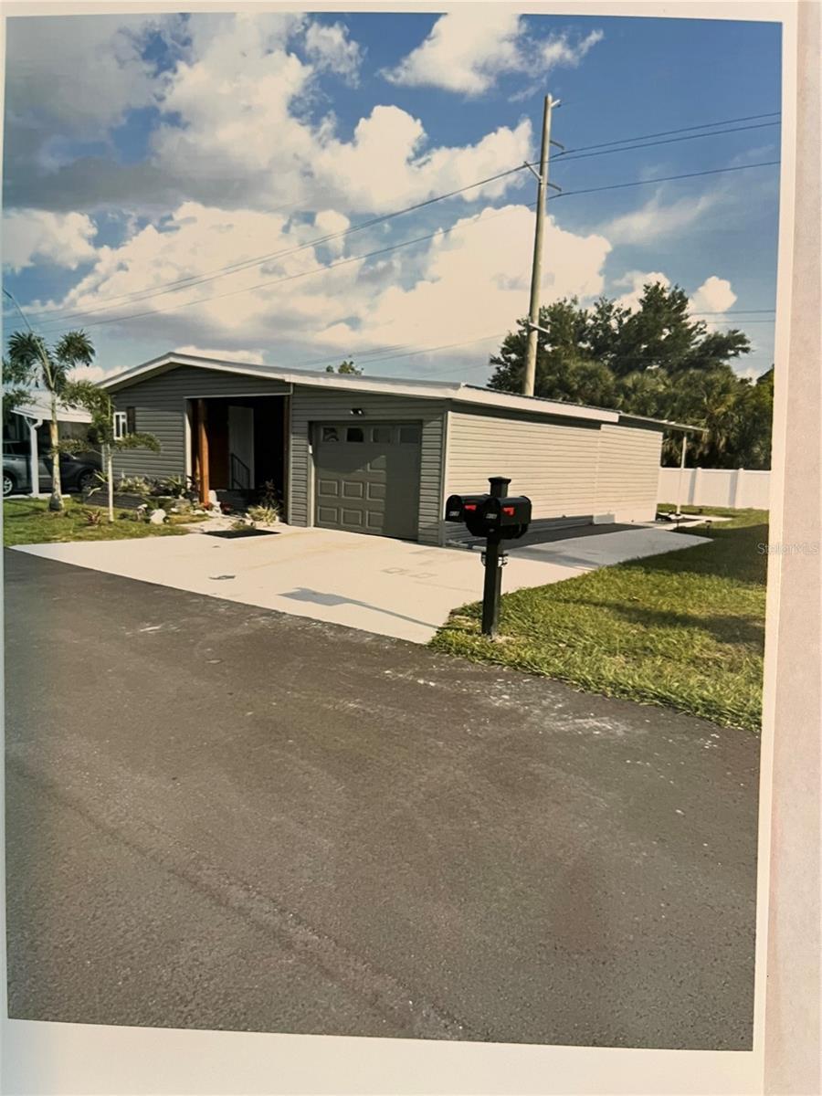 408 S CERVINA DR S — photo 3