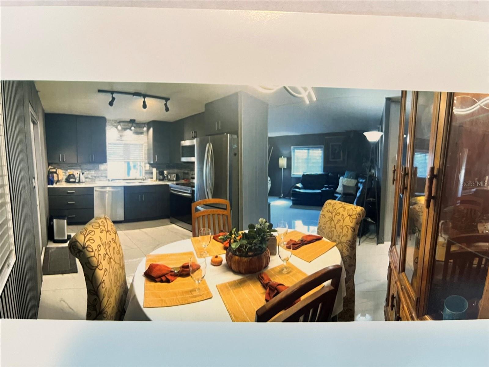 408 S CERVINA DR S — photo 13