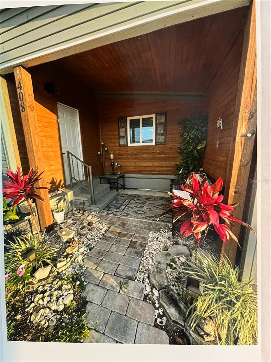 408 S CERVINA DR S — photo 4