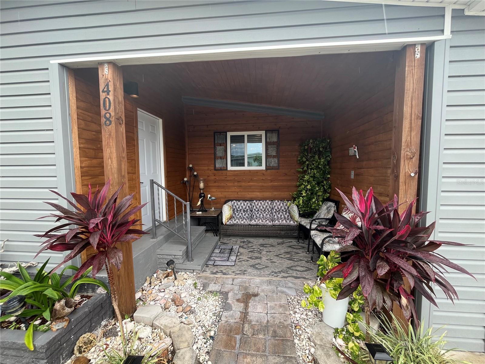 408 S CERVINA DR S — photo 7
