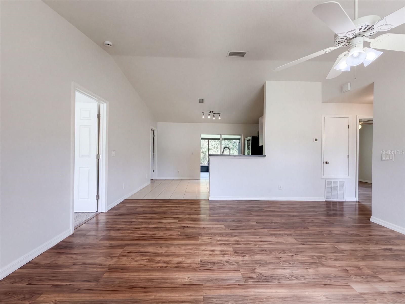 1505 RIVAL TER — photo 3