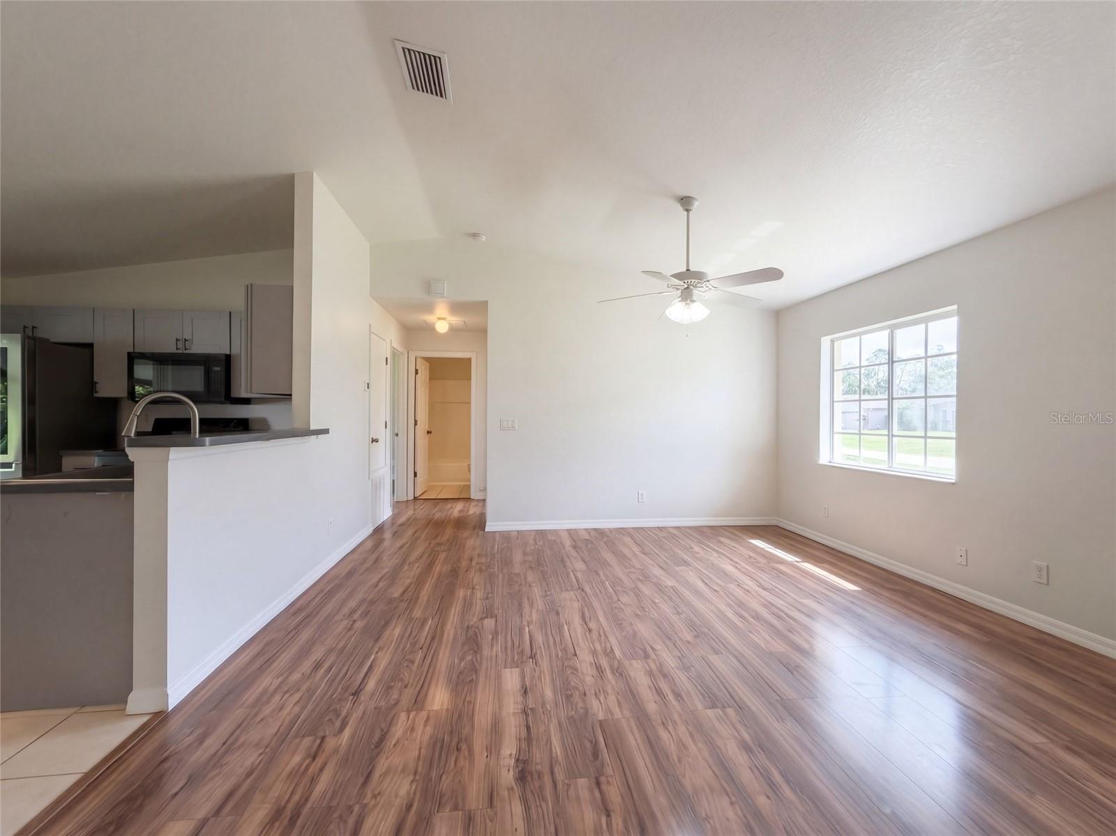 1505 RIVAL TER — photo 9