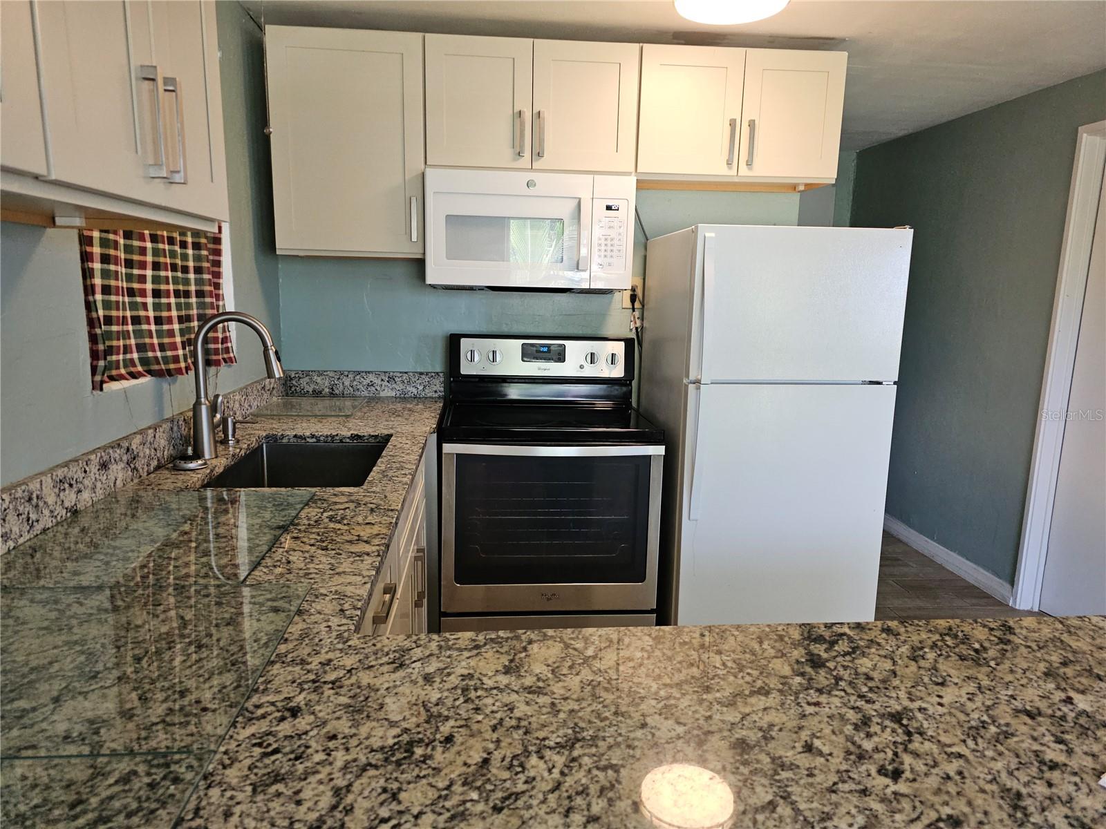 308 6TH AVE NW — photo 8