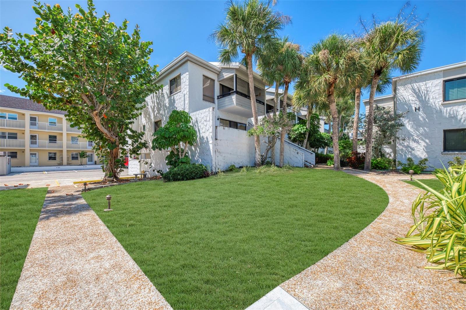 1555 TARPON CENTER DR #I-161 — photo 4