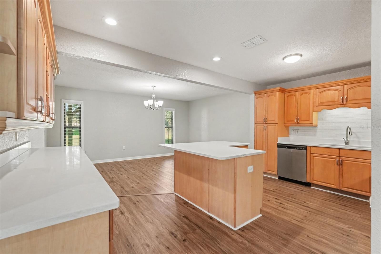 126 GOINS DR — photo 8