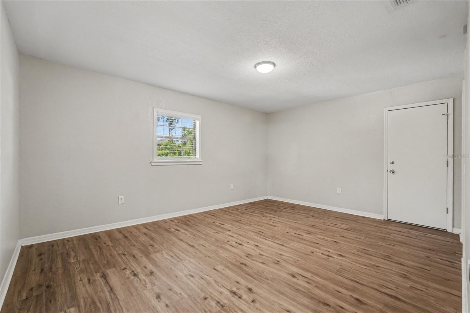 126 GOINS DR — photo 23