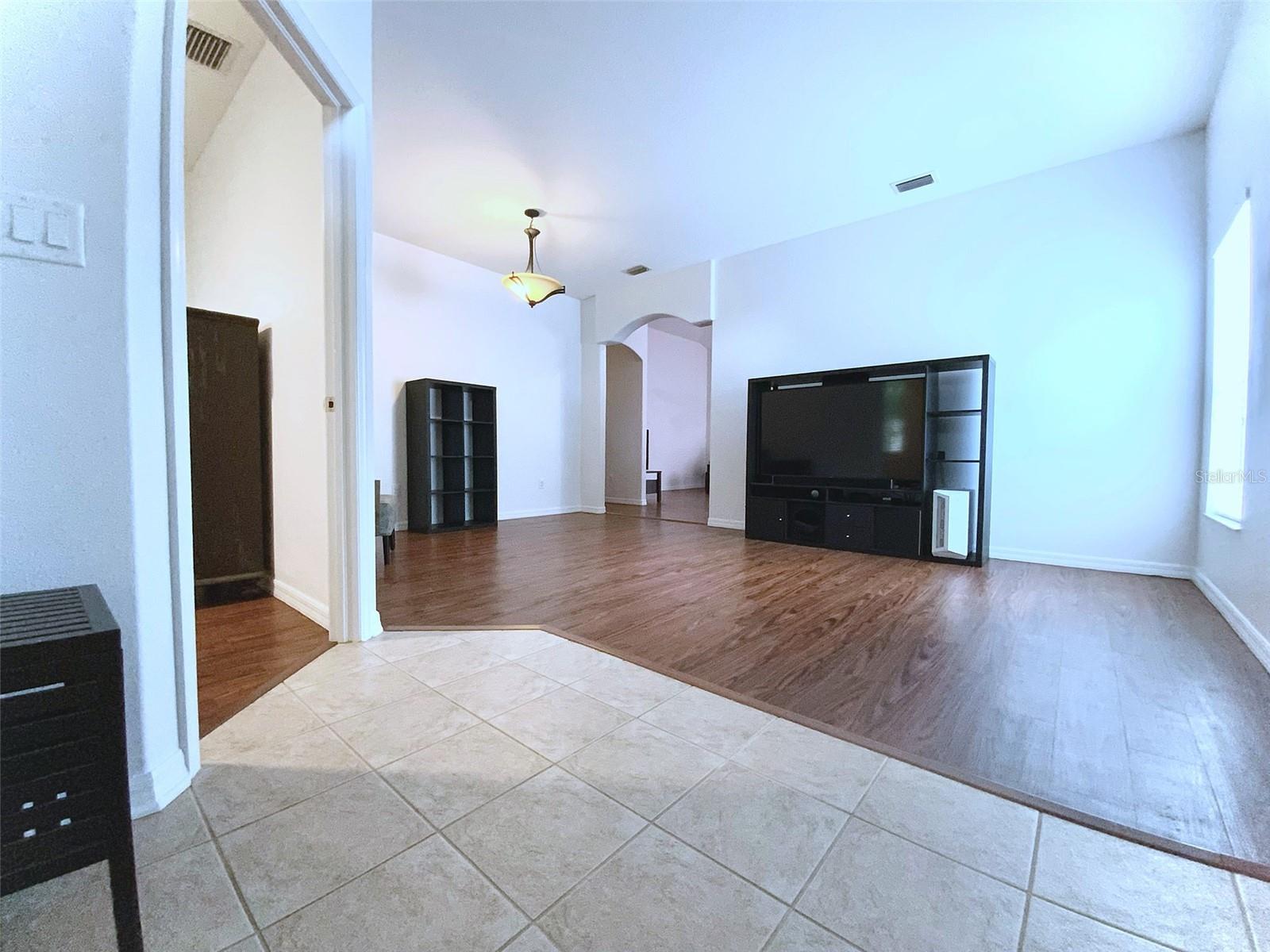4041 LANGDRUM DR — photo 3