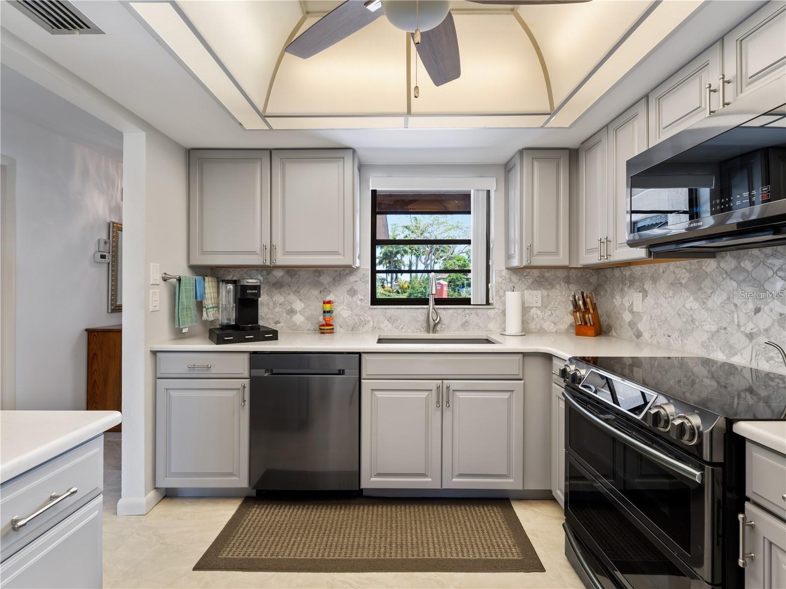 1708 LAKESIDE DR #1710B — photo 9
