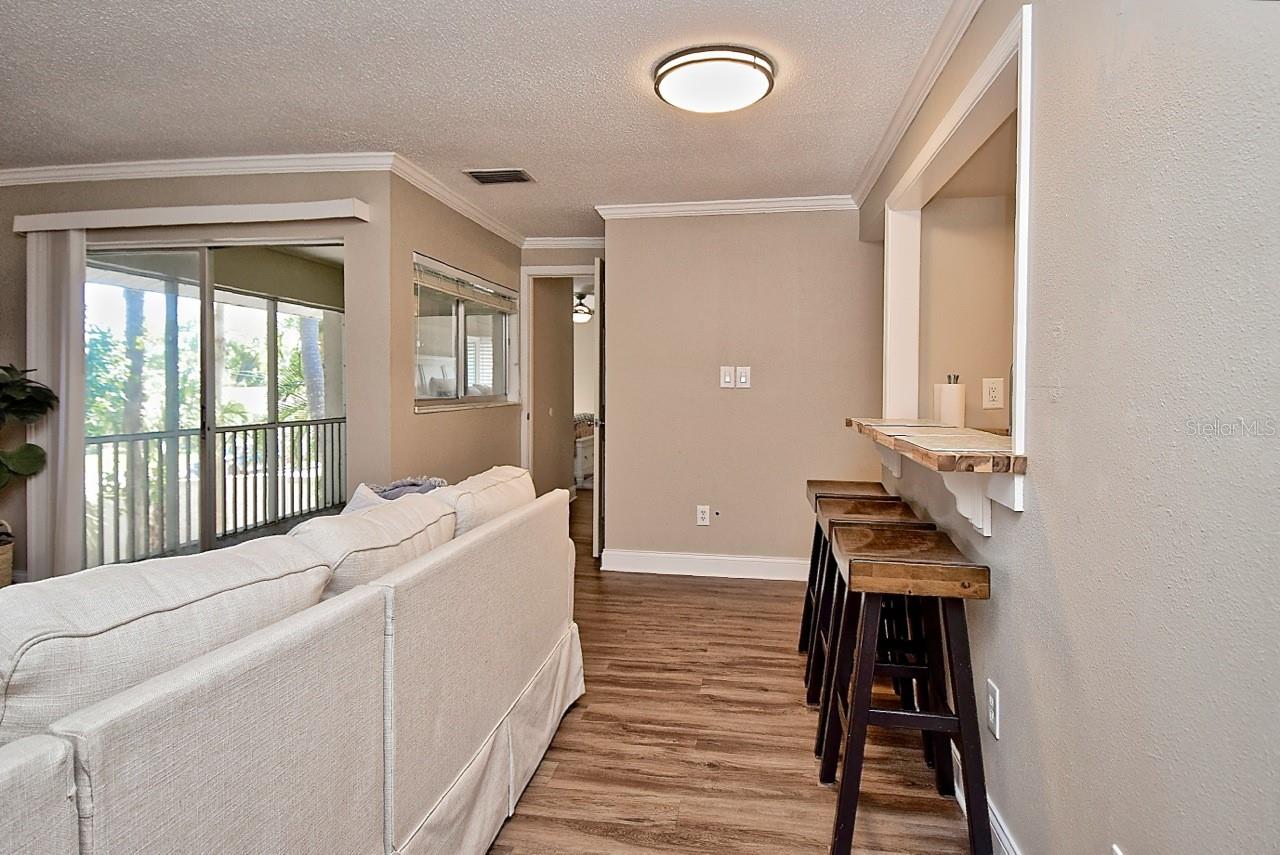 2121 WOOD ST #201 — photo 4