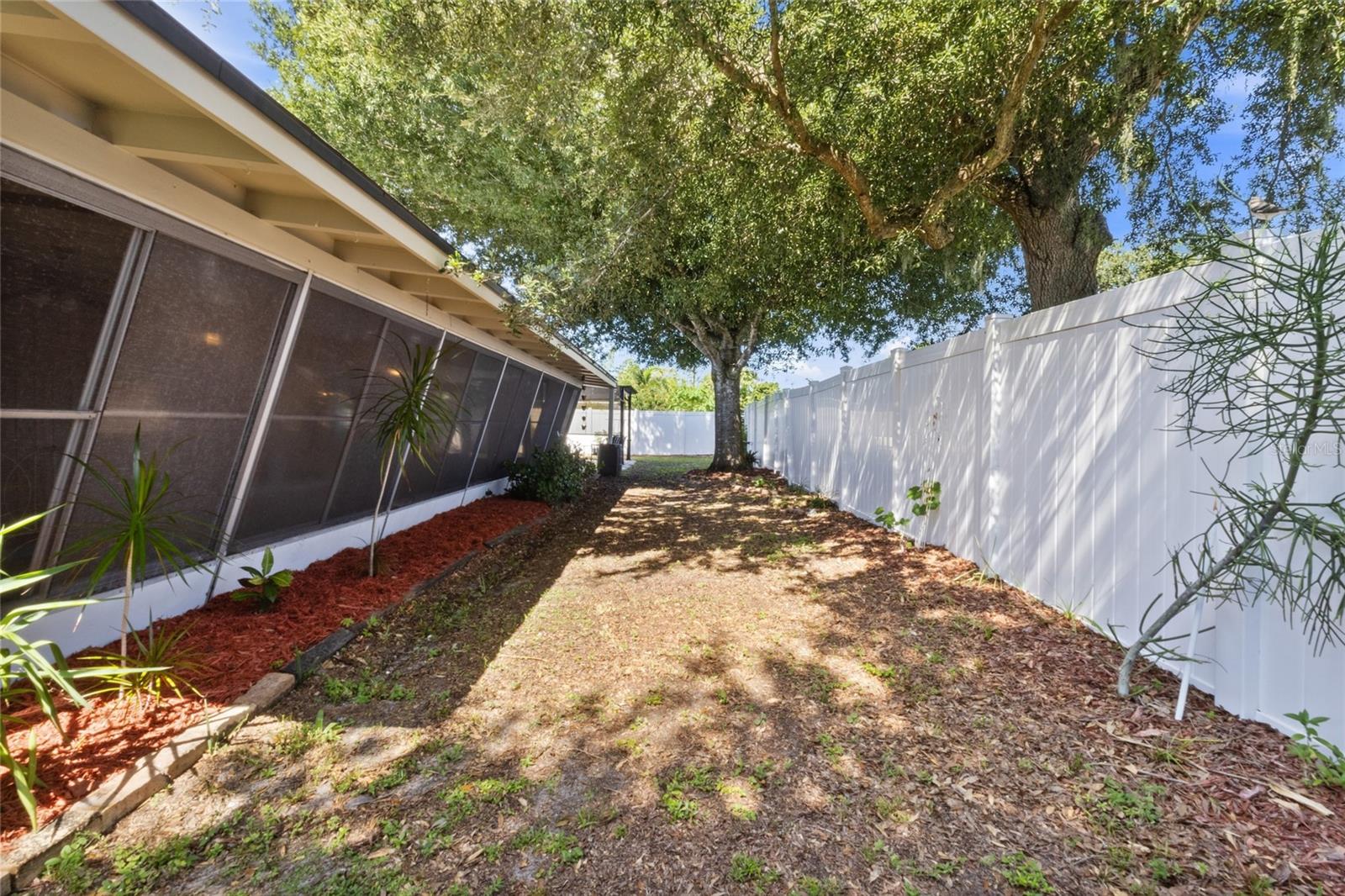 3921 PIN OAKS ST — photo 31