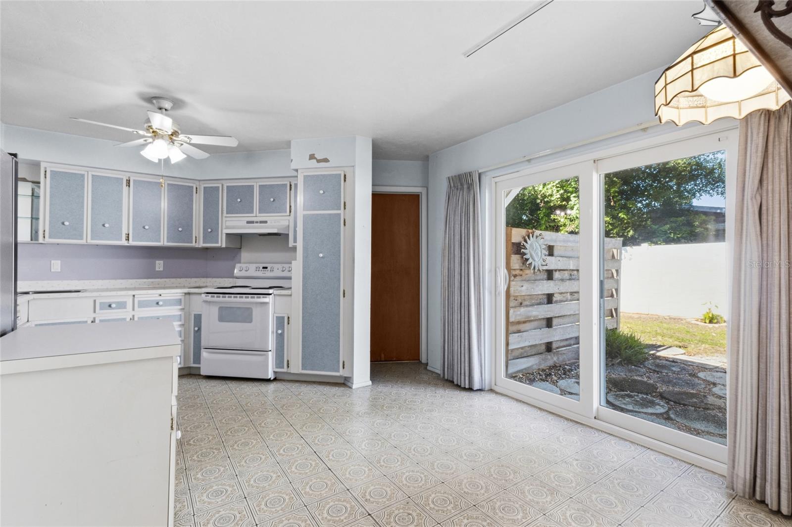 3921 PIN OAKS ST — photo 14