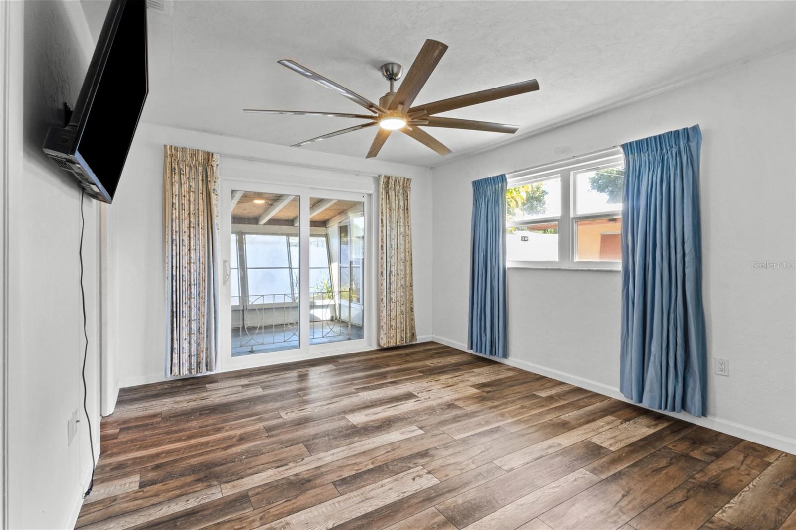 3921 PIN OAKS ST — photo 15