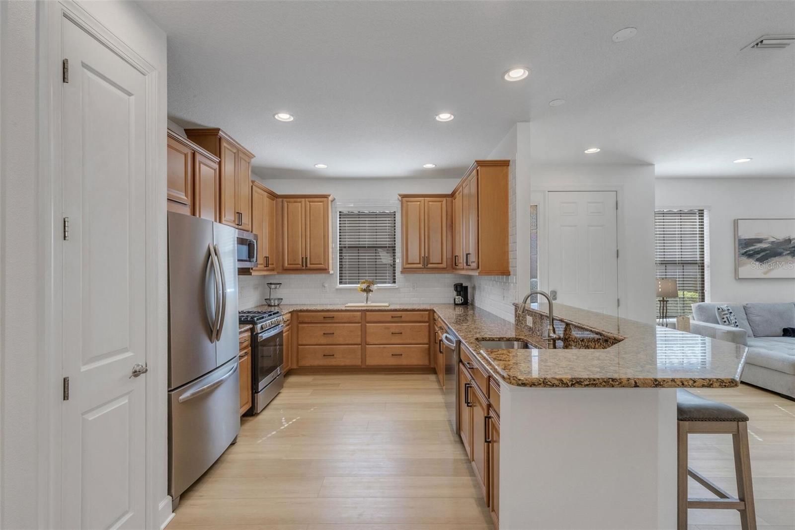 8413 ALBERATA VISTA DR — photo 10