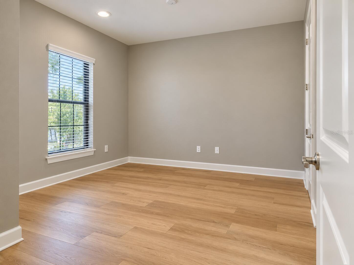 8413 ALBERATA VISTA DR — photo 20