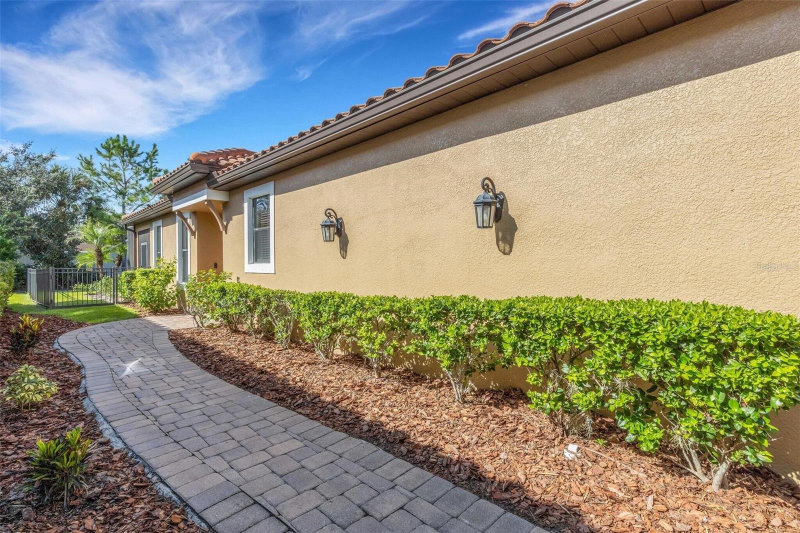 8413 ALBERATA VISTA DR — photo 3