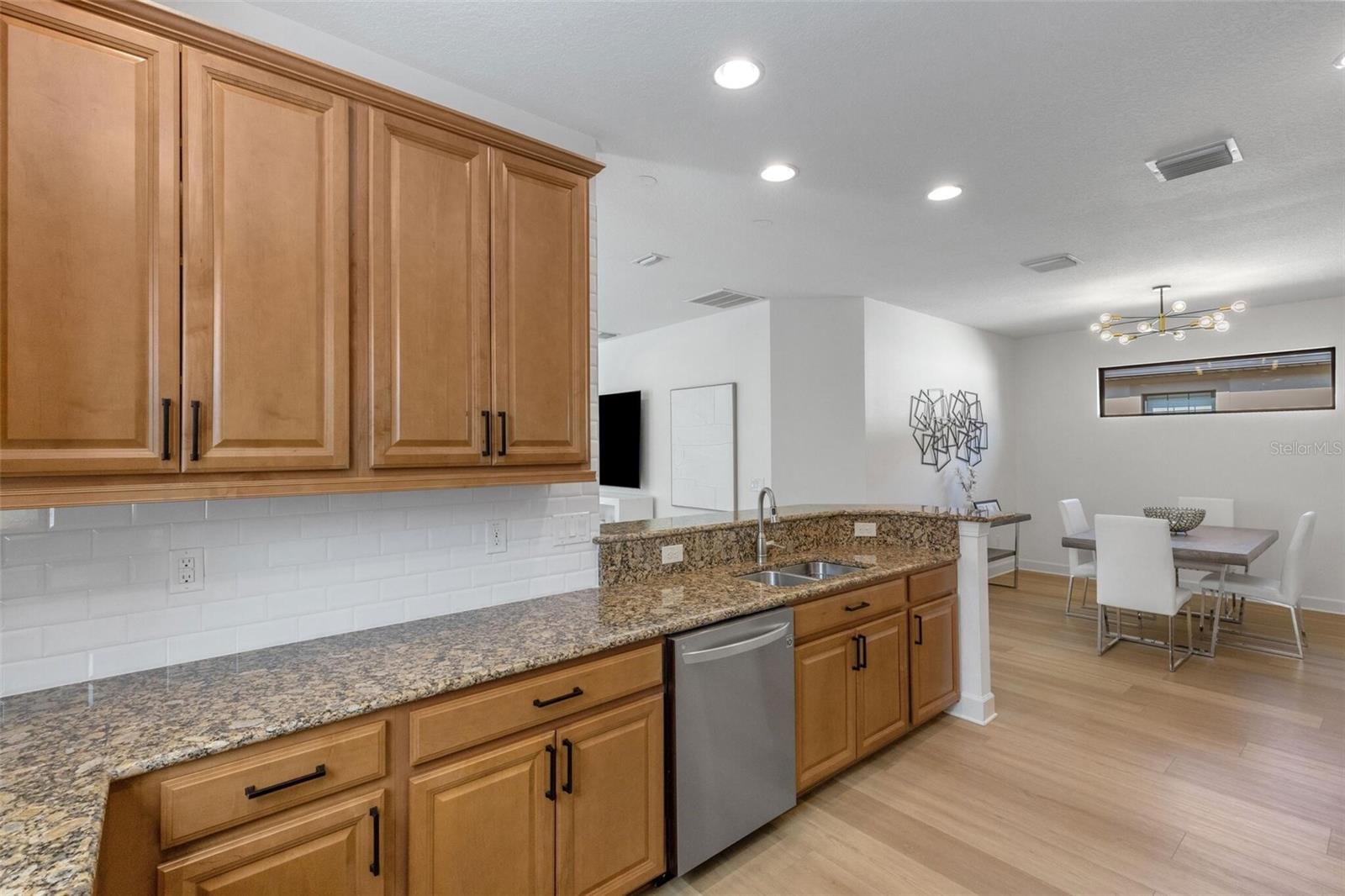 8413 ALBERATA VISTA DR — photo 14