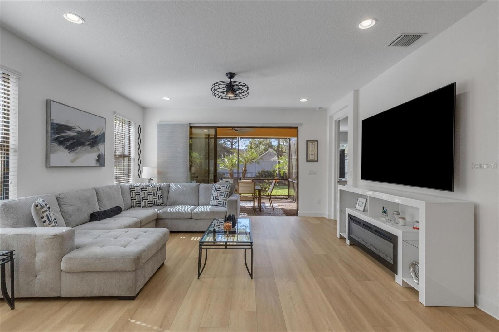 8413 ALBERATA VISTA DR — photo 6