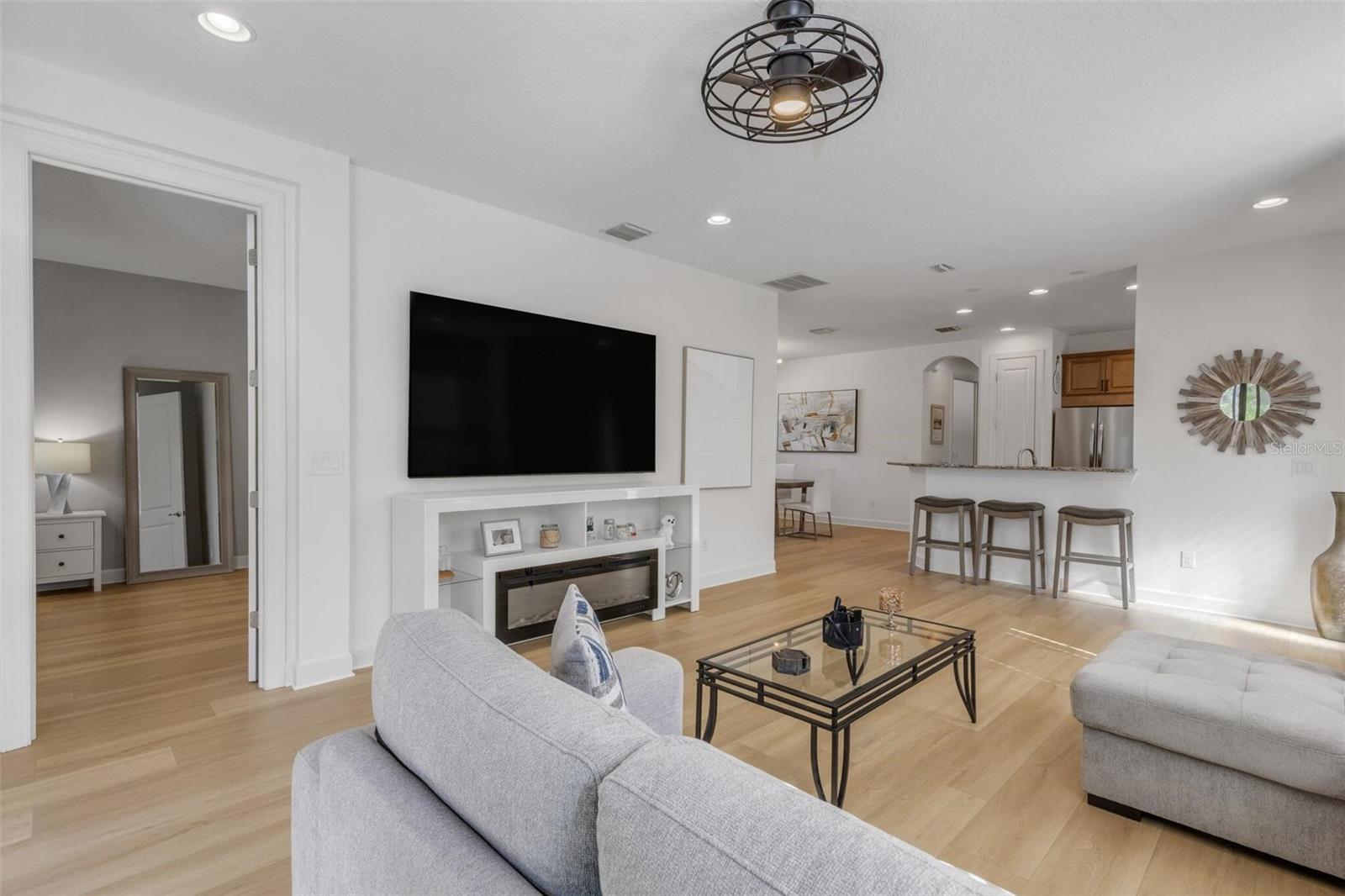 8413 ALBERATA VISTA DR — photo 9