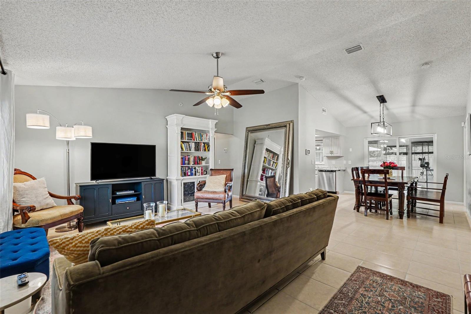 8064 FAWNRIDGE CIR — photo 10