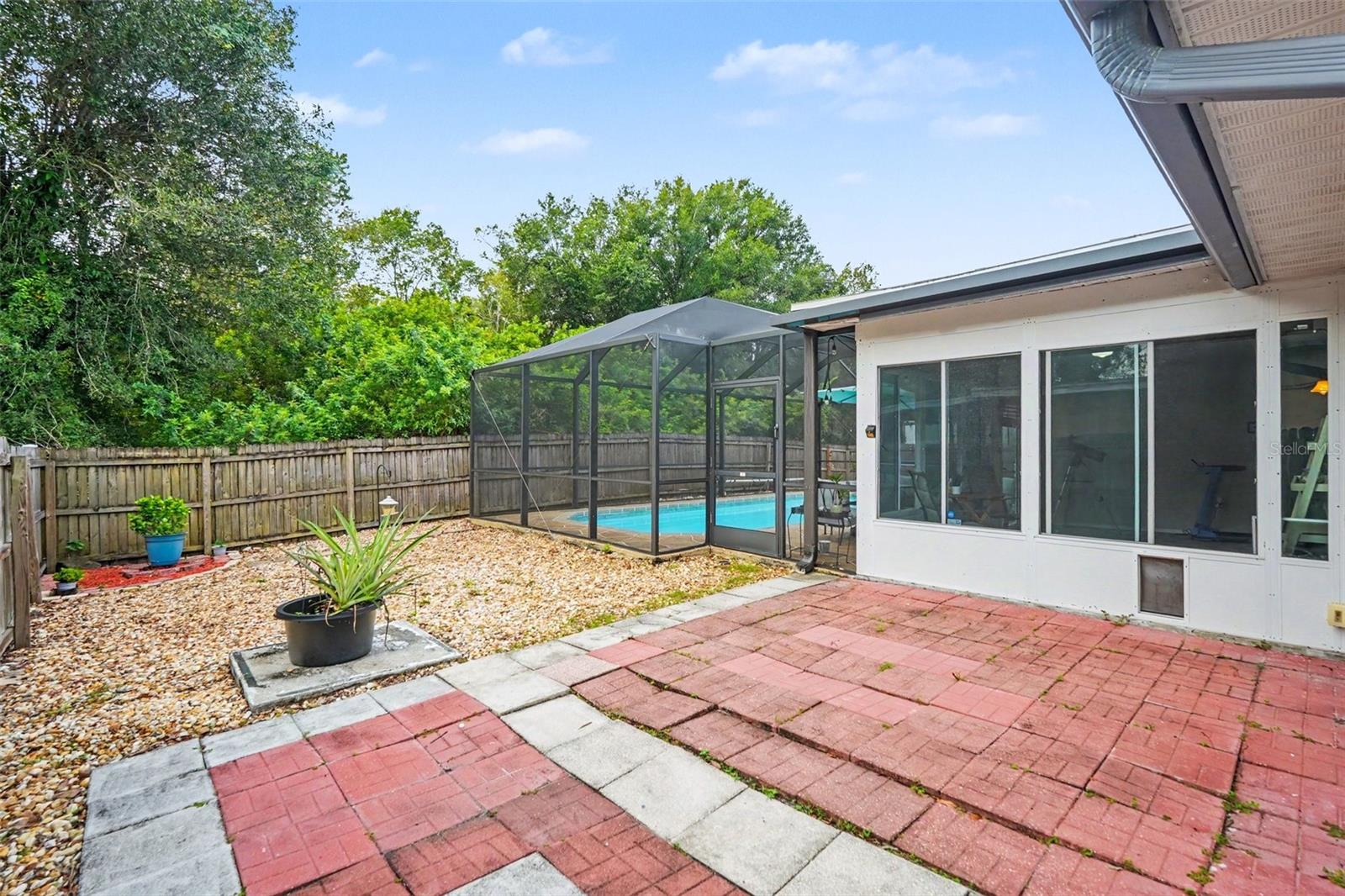 8064 FAWNRIDGE CIR — photo 23