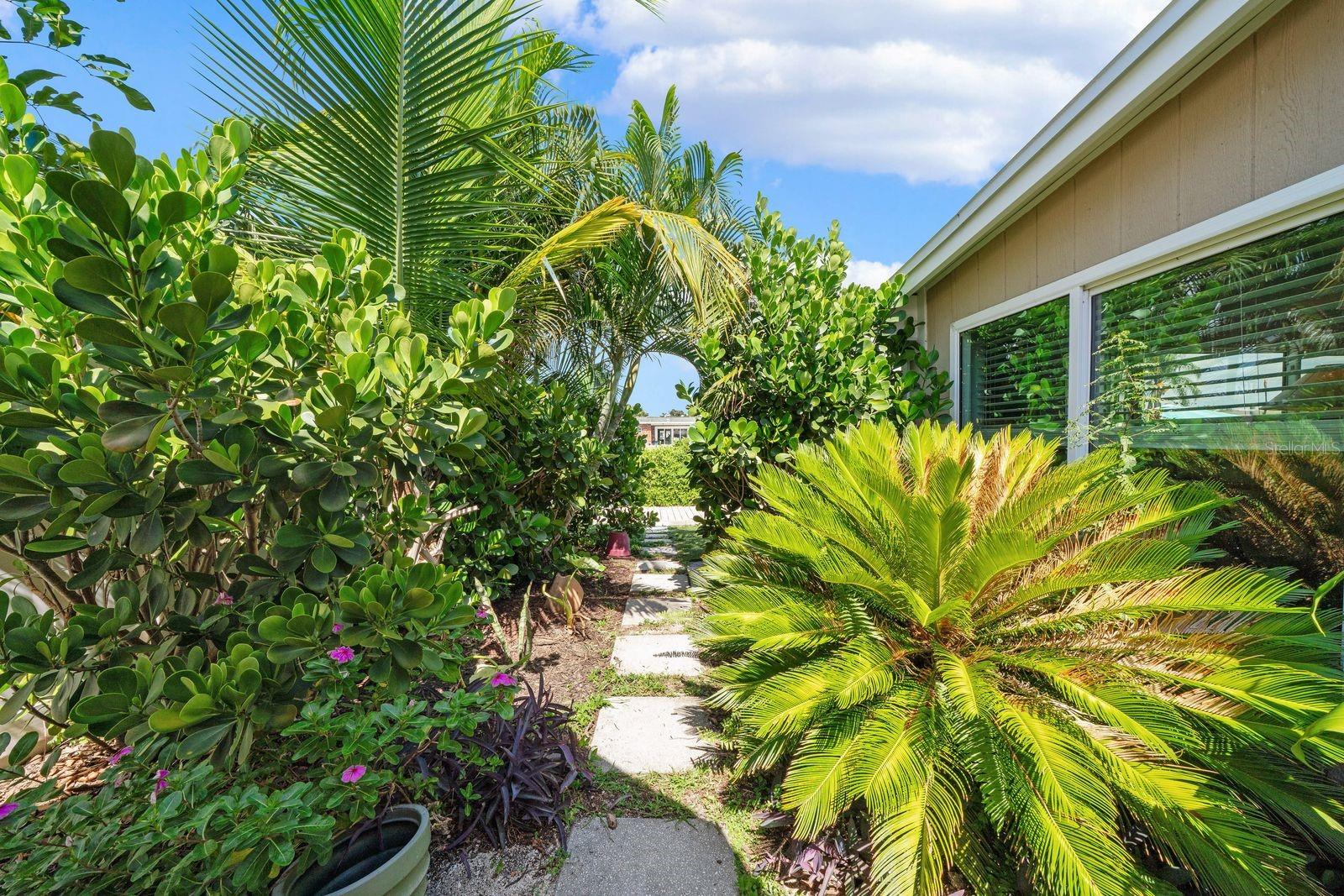 10713 DALTON AVE — photo 30