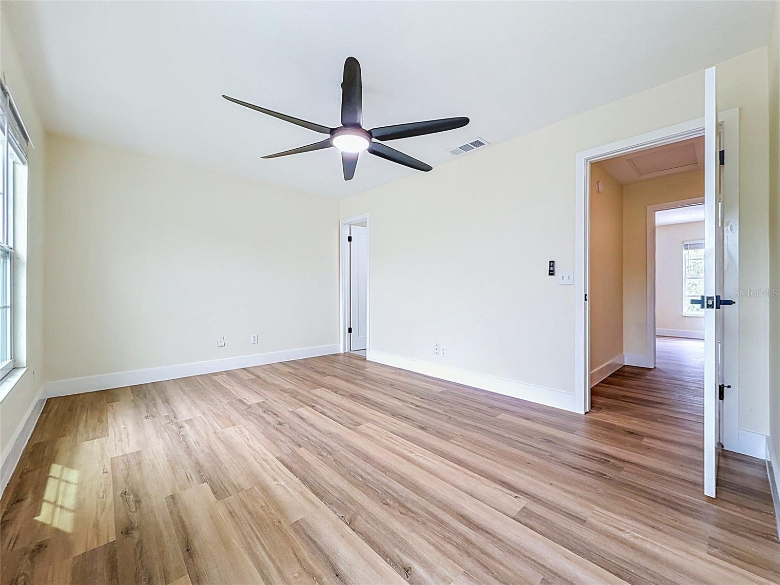 16110 RAMBLING VINE DR W — photo 33