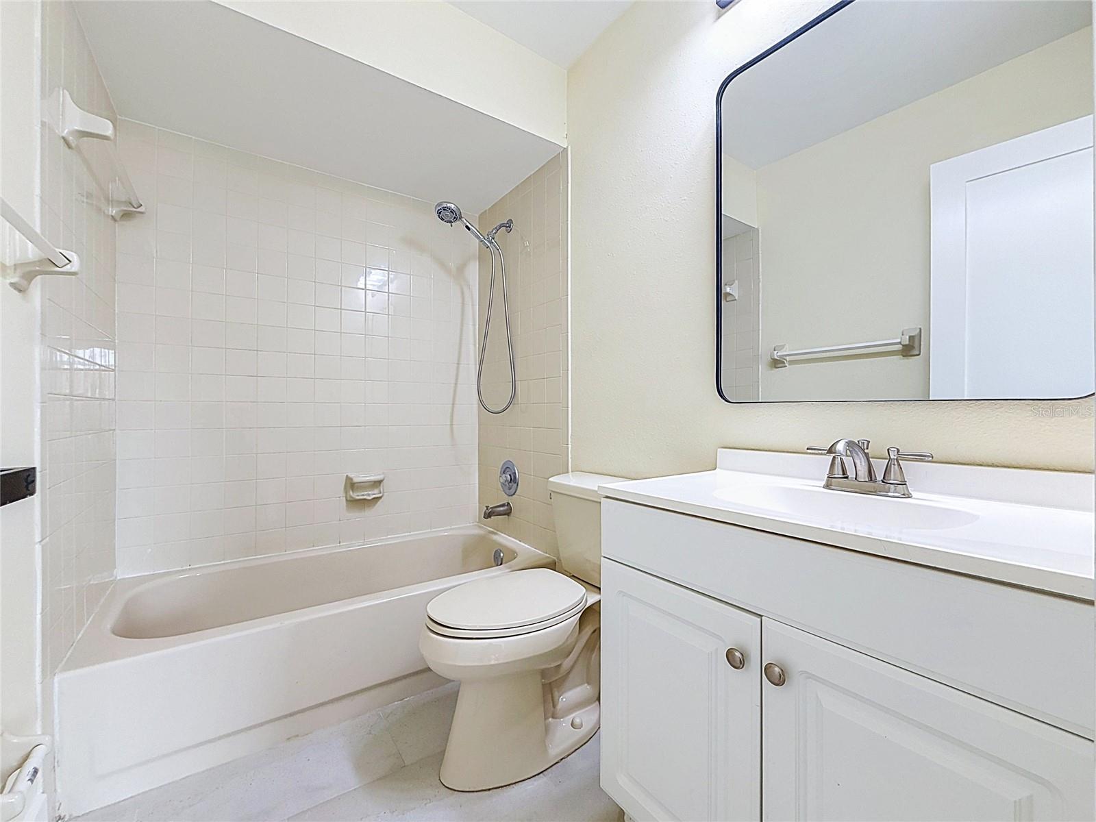 16110 RAMBLING VINE DR W — photo 35