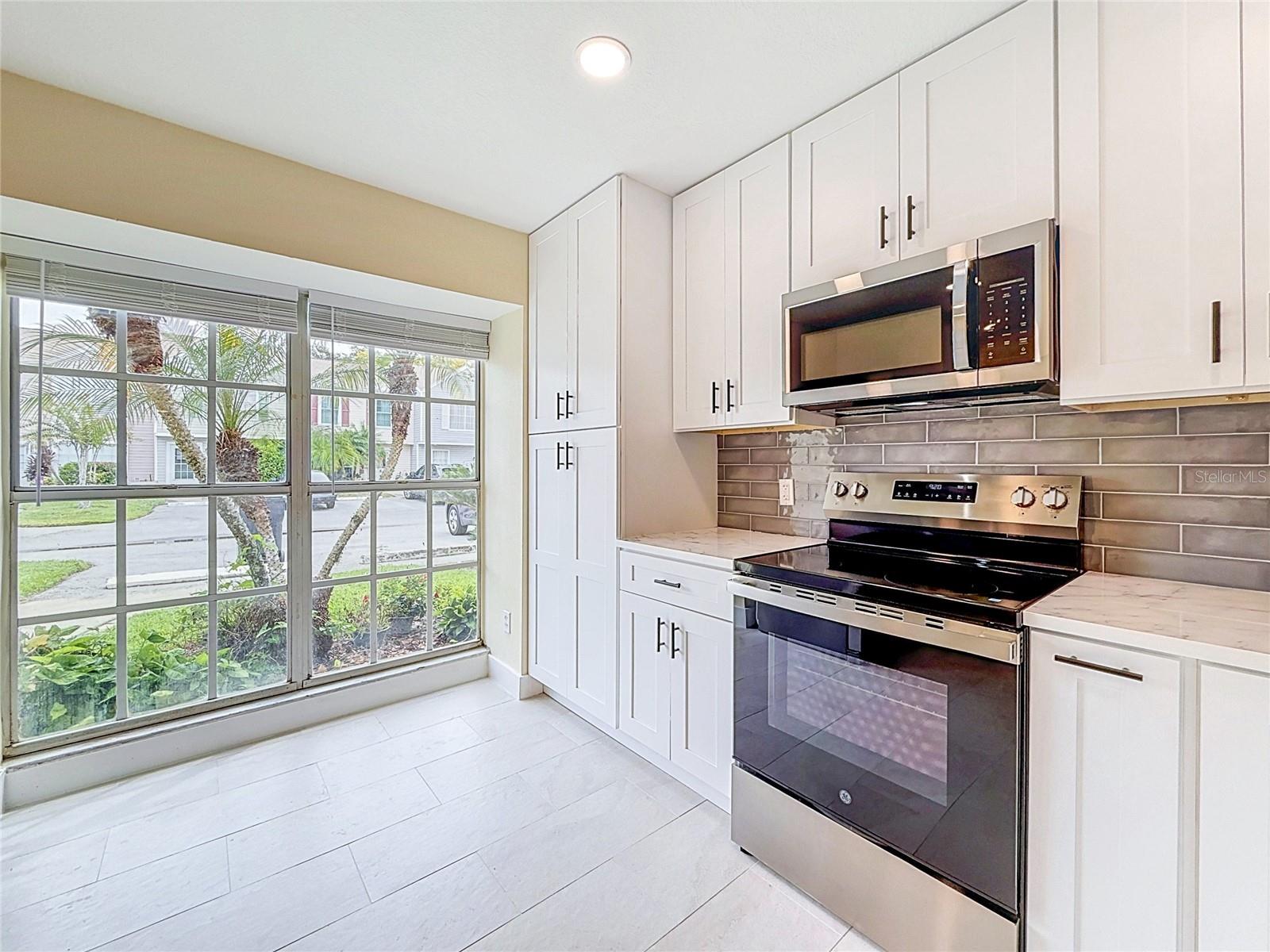 16110 RAMBLING VINE DR W — photo 18