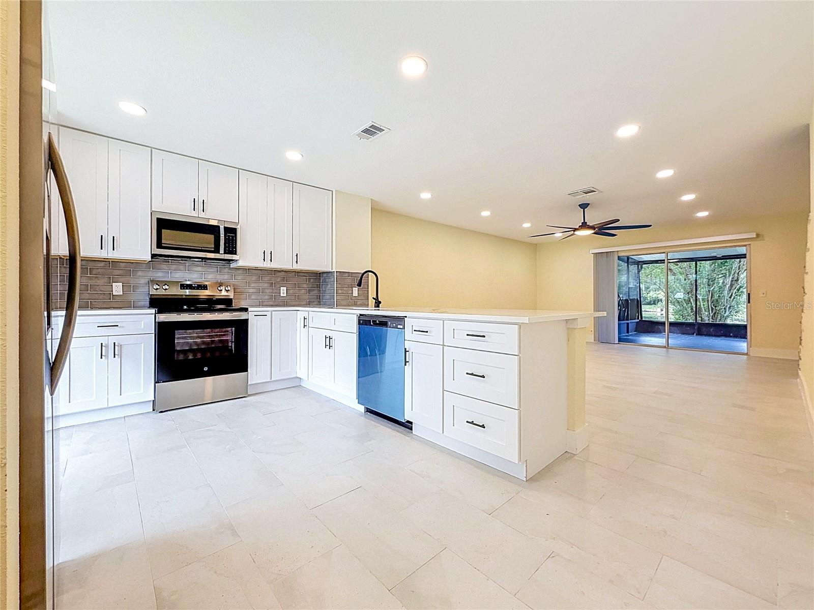 16110 RAMBLING VINE DR W — photo 14