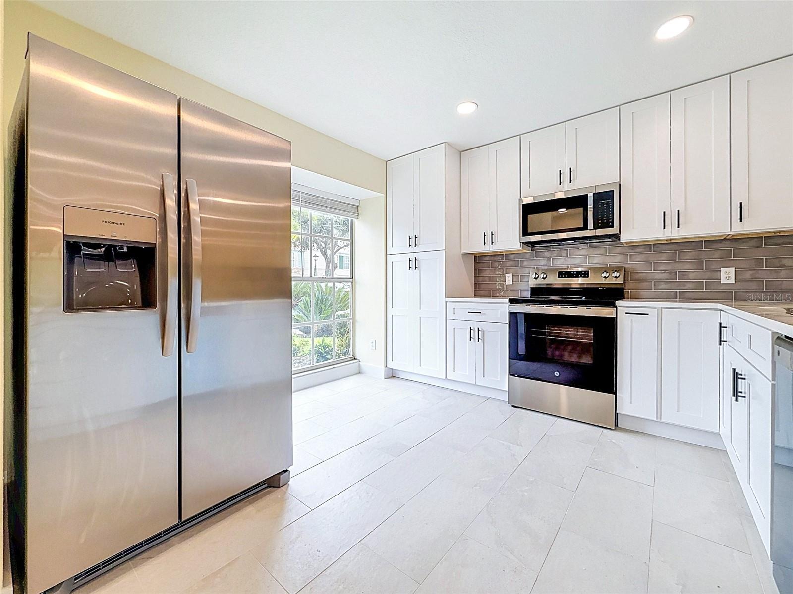 16110 RAMBLING VINE DR W — photo 16