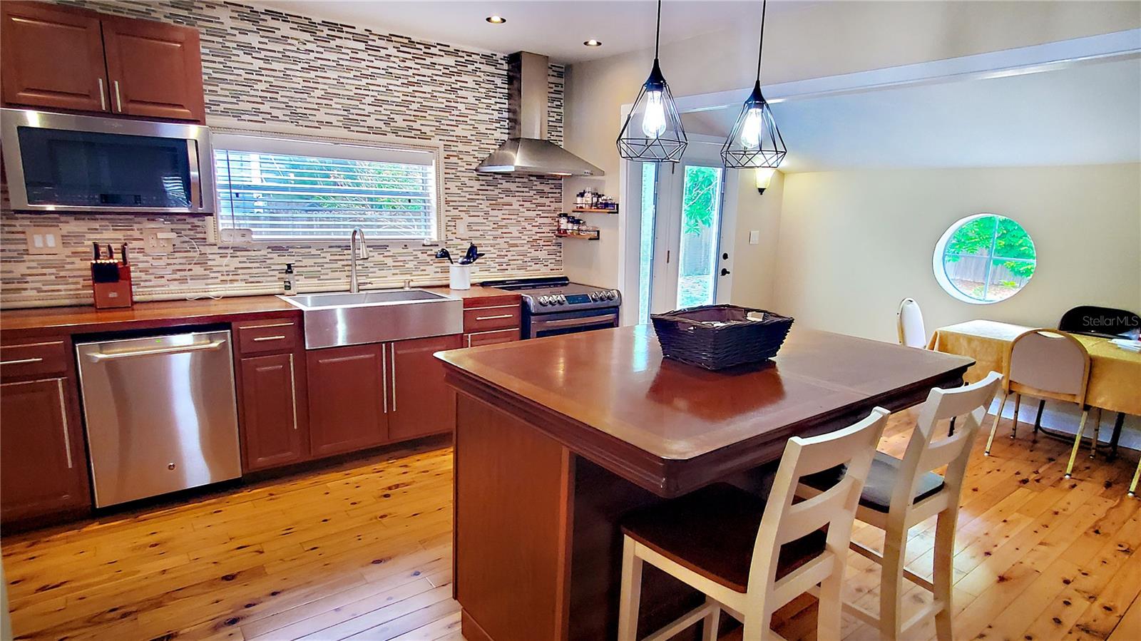 1722 ALBEMARLE RD — photo 6