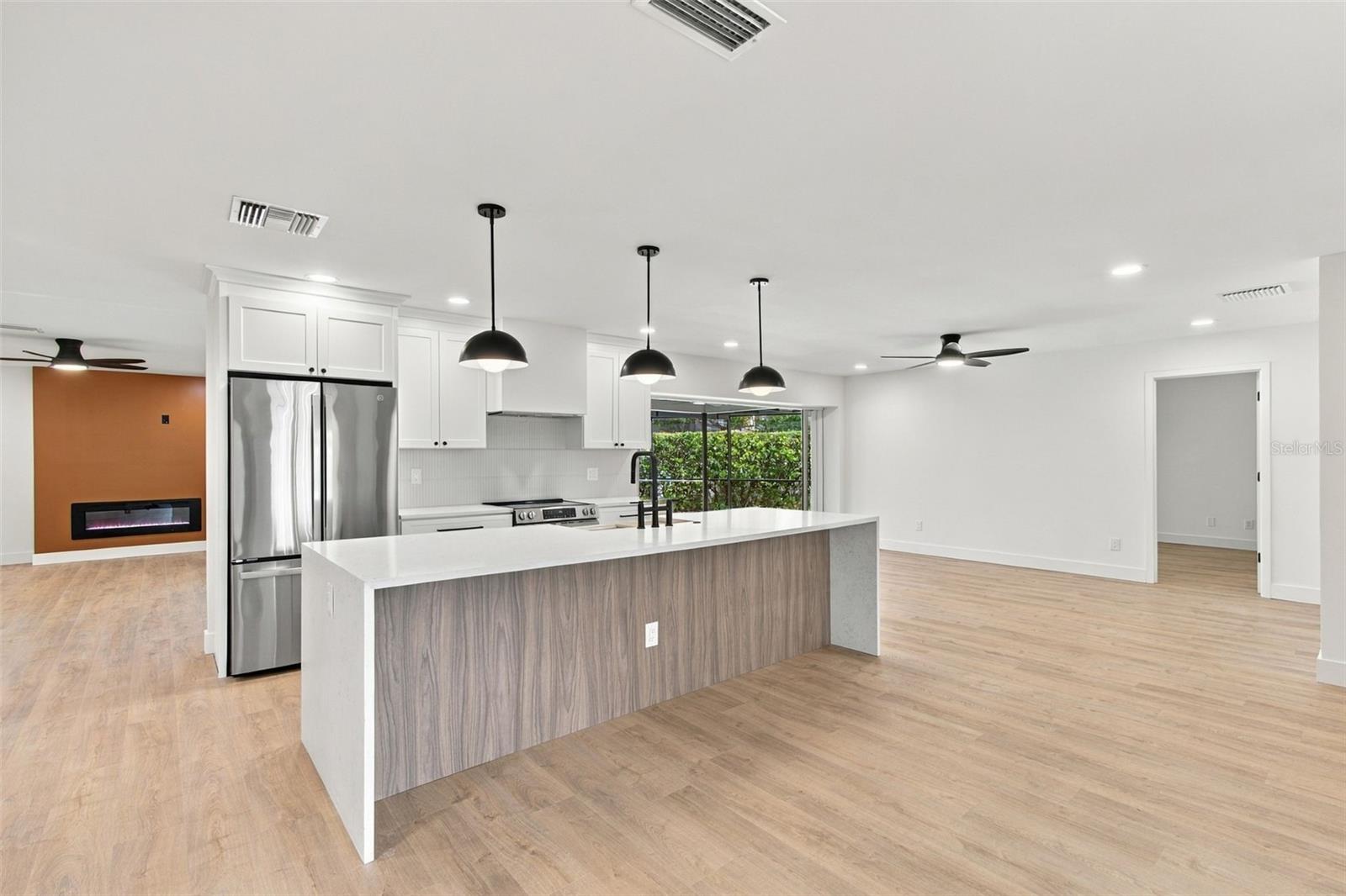 2654 AUGUSTA DR N — photo 17