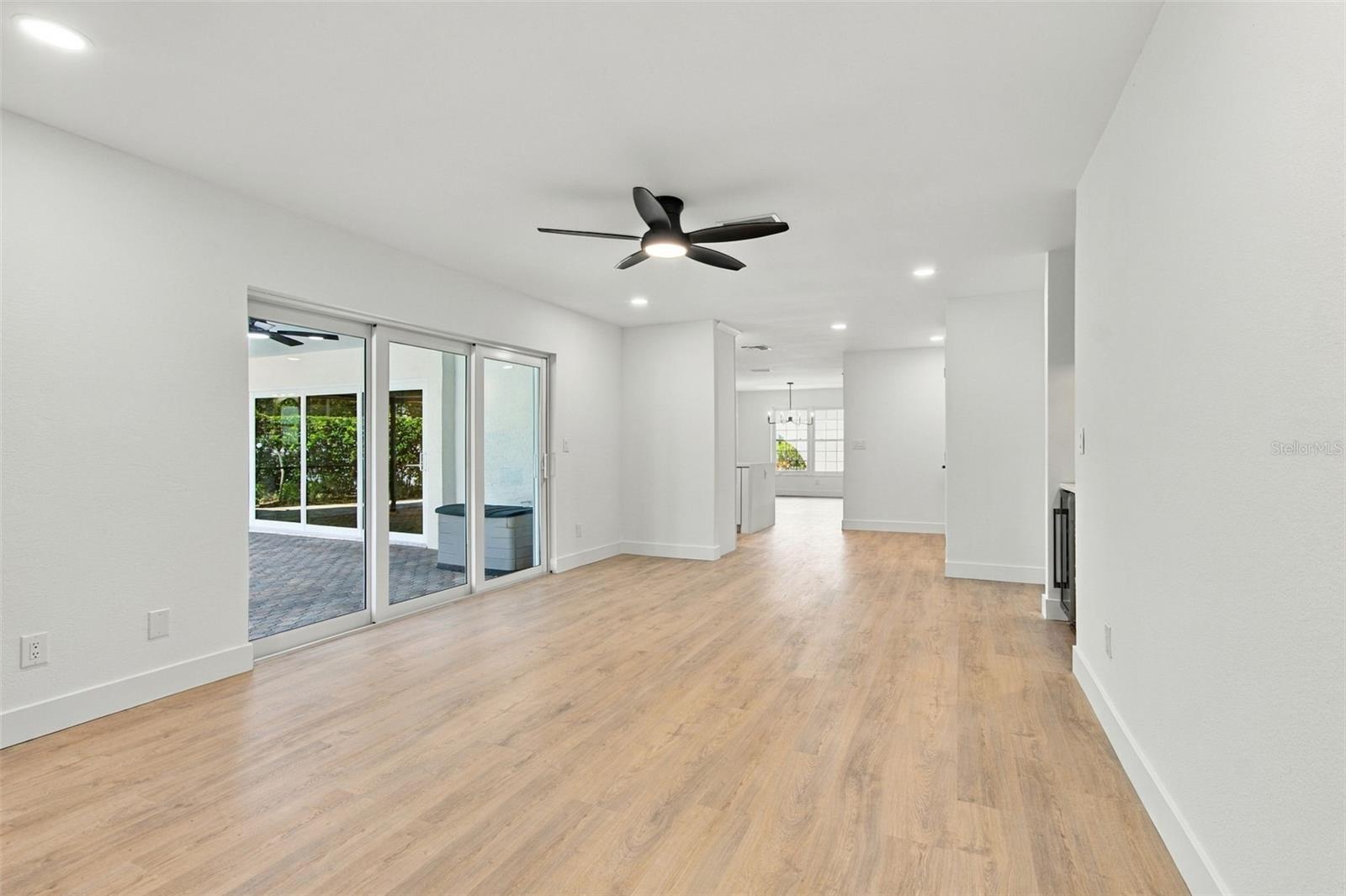 2654 AUGUSTA DR N — photo 33