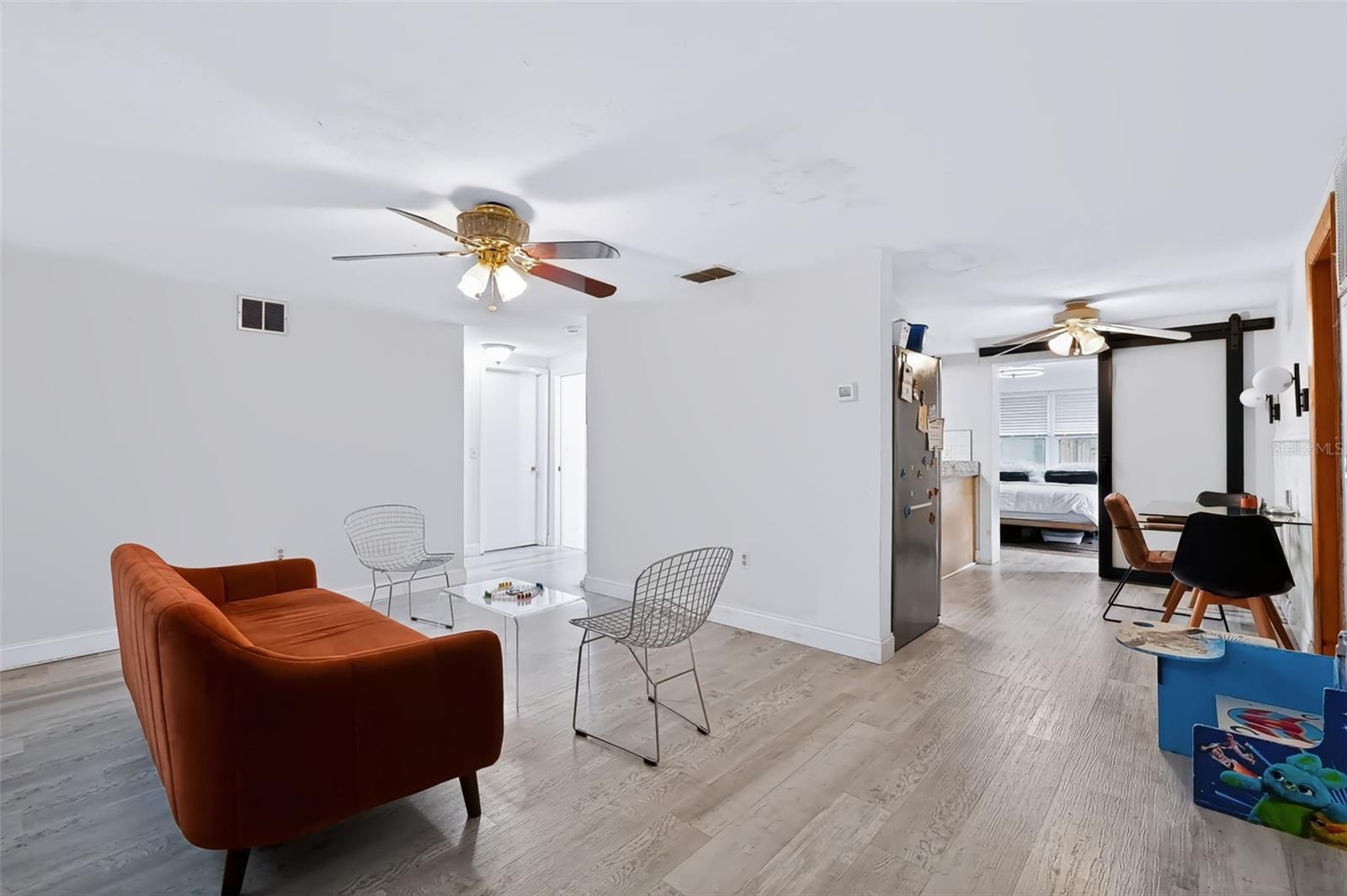 9300 UNICORN AVE — photo 5
