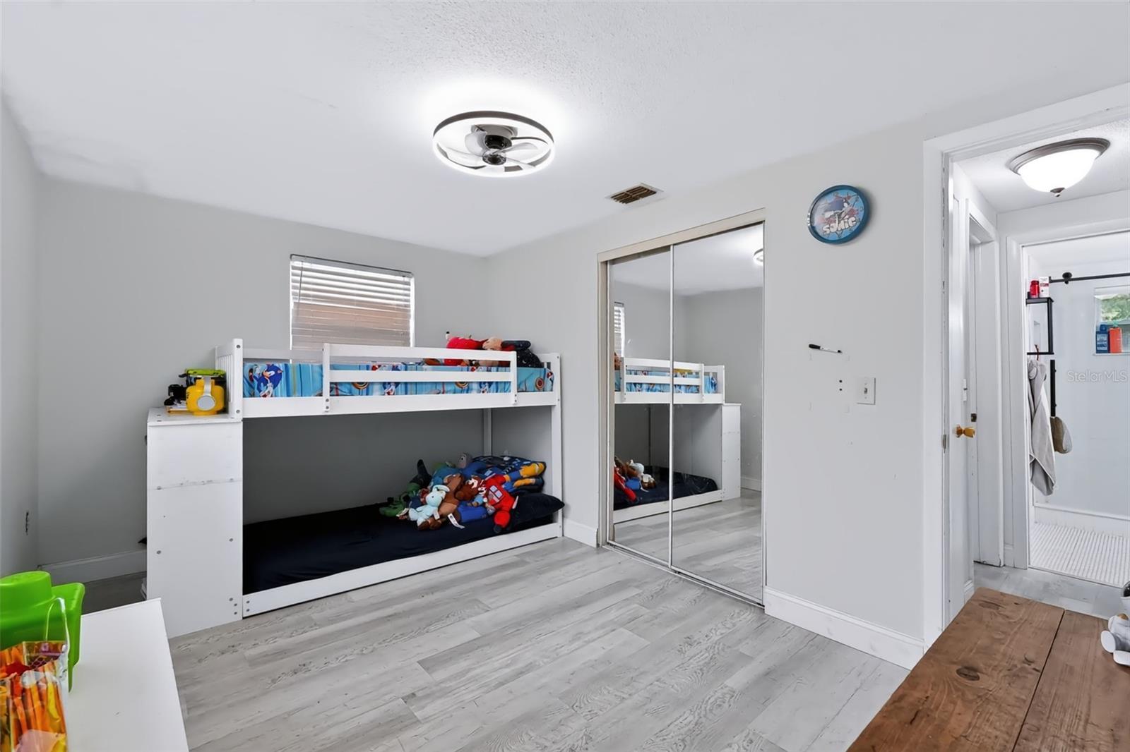 9300 UNICORN AVE — photo 18