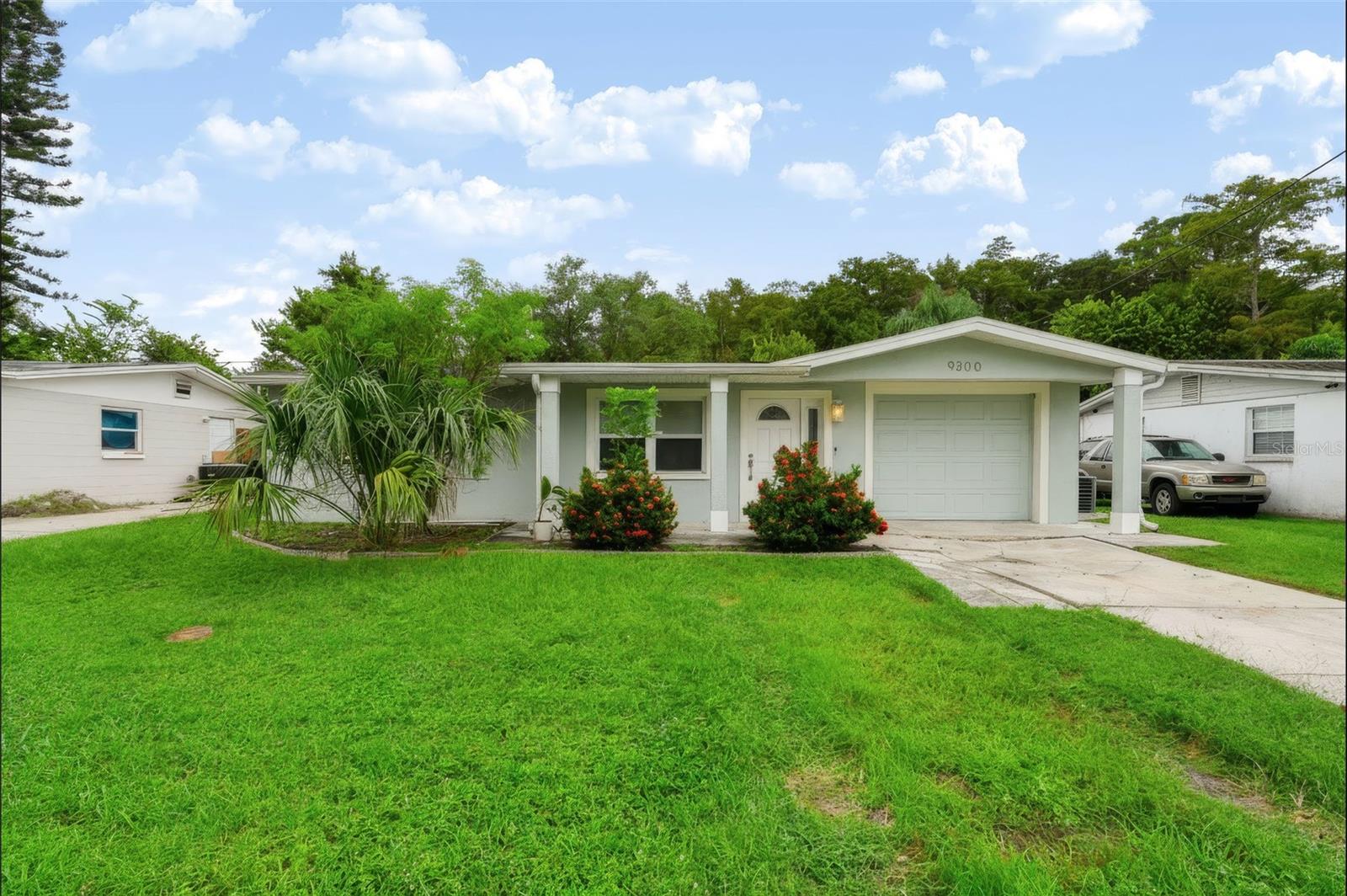 9300 UNICORN AVE — photo 2