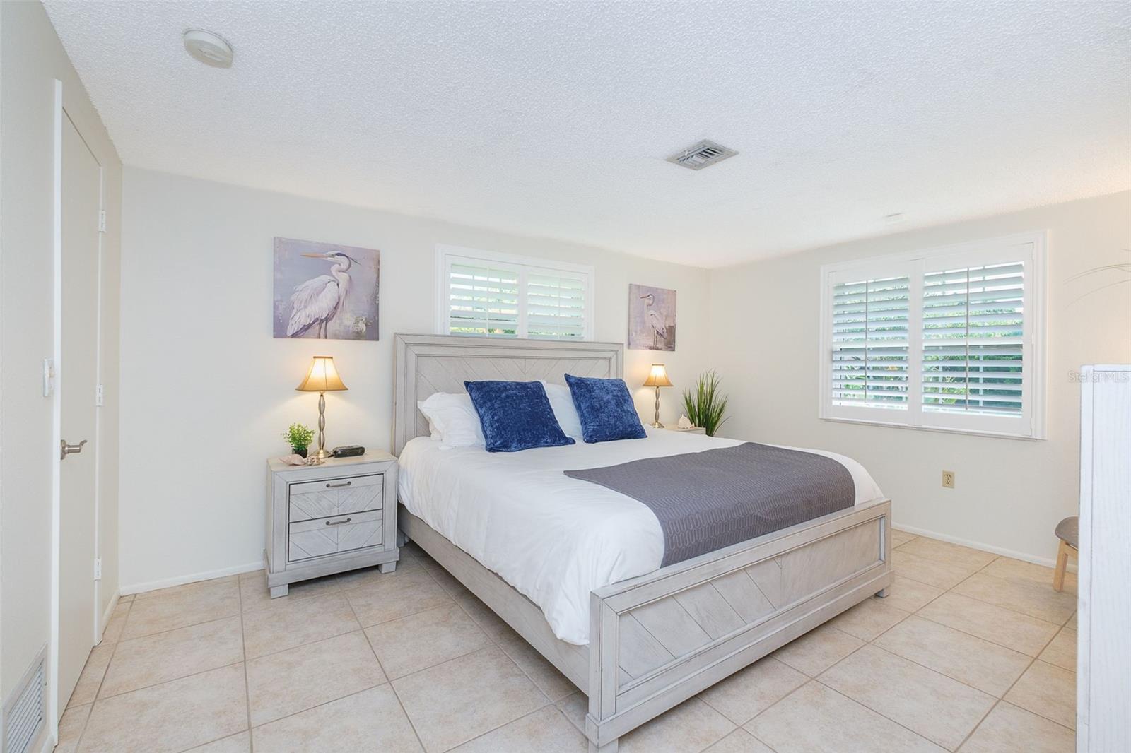 4708 ALLIGATOR DR — photo 7