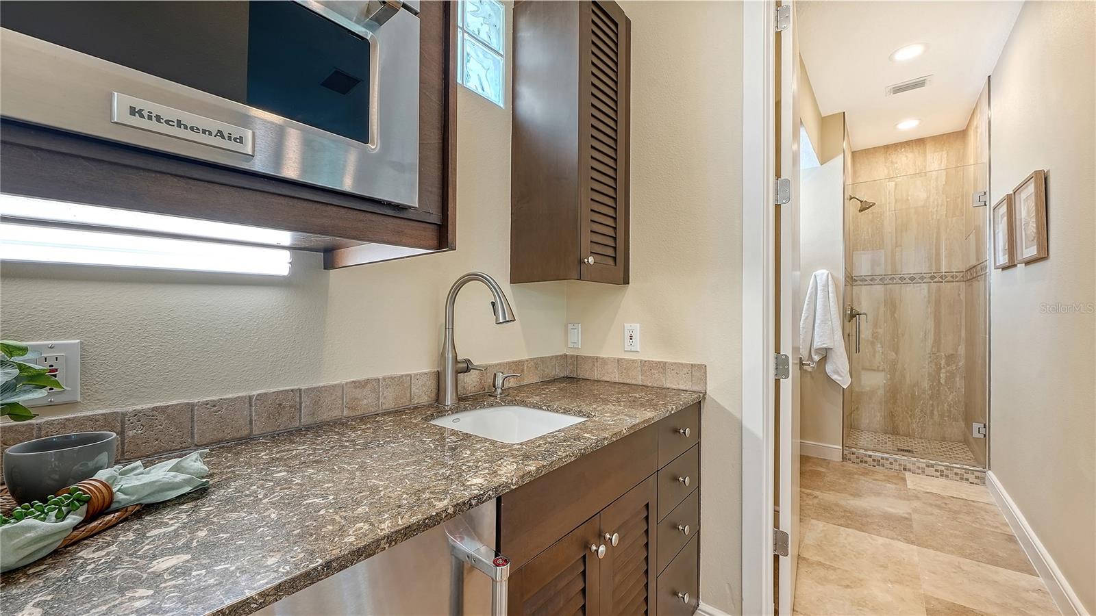 3718 SANDSPUR LN — photo 44