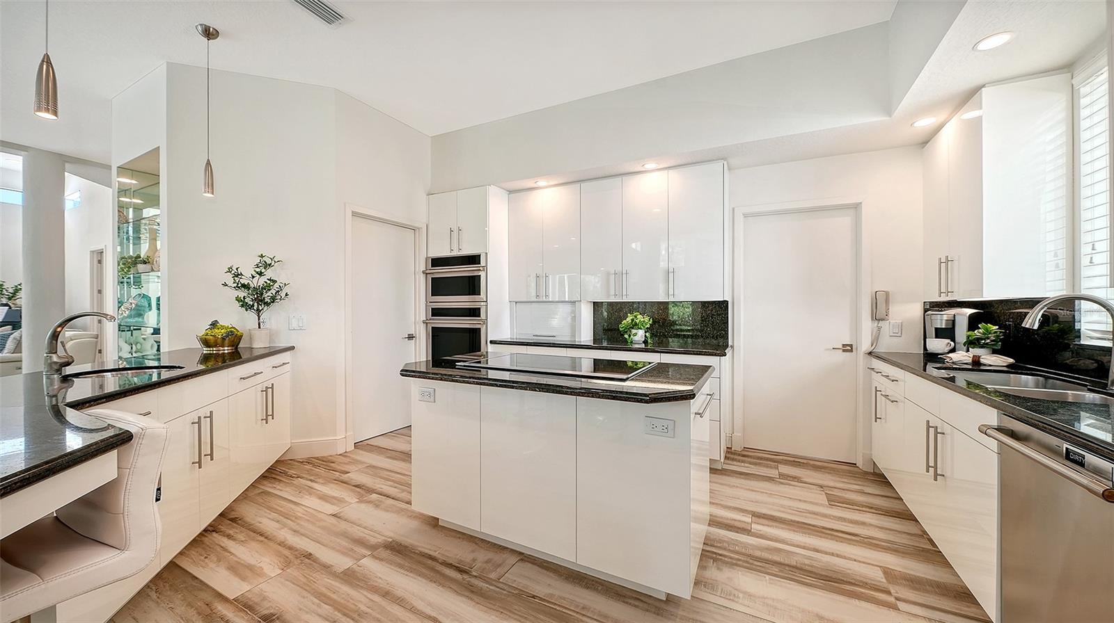 3718 SANDSPUR LN — photo 11